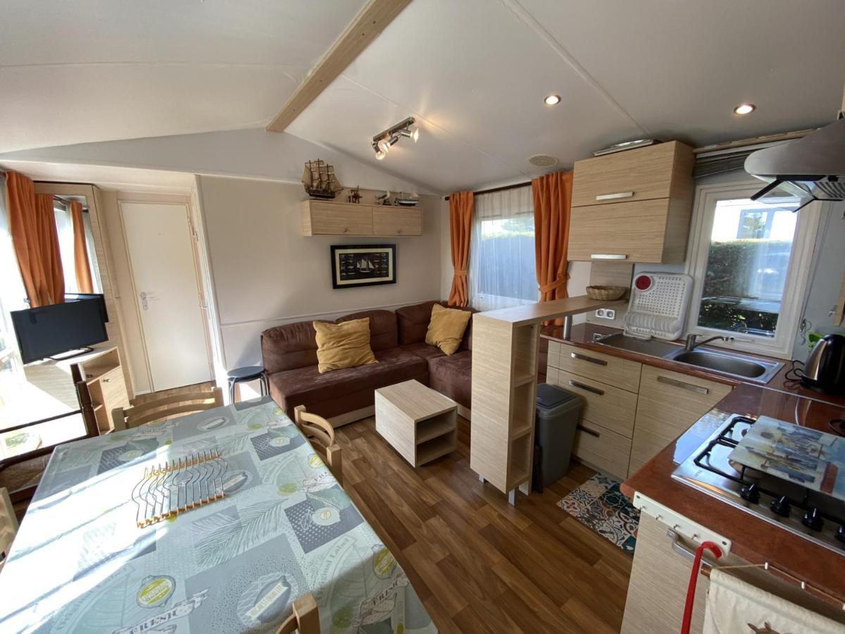 Mobil-Home A Fouras : Proche Plage, 2 Chambres, Tv, Plancha, Parking, Ideal Famille - Fr-1-709-58 Exterior photo